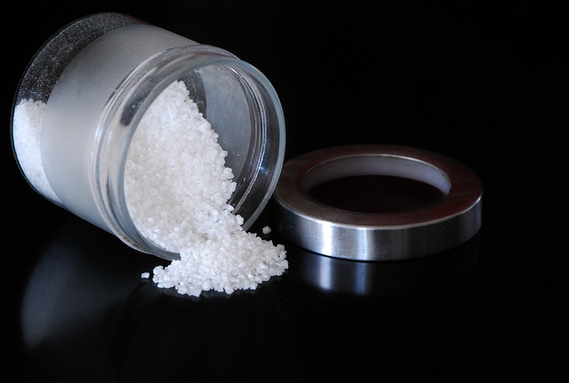 Purification des pierres naturelles au sel